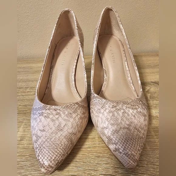 Kelly & Katie Astivia Snake Print Pump with 3.5 Heals US Size 10 NWOT - Picture 2 of 7
